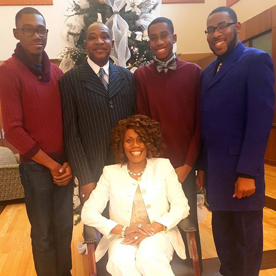 EPIC SPECIAL PIC OF DR. STANLEY & BETHTINA WILLIAMS WITH SONS